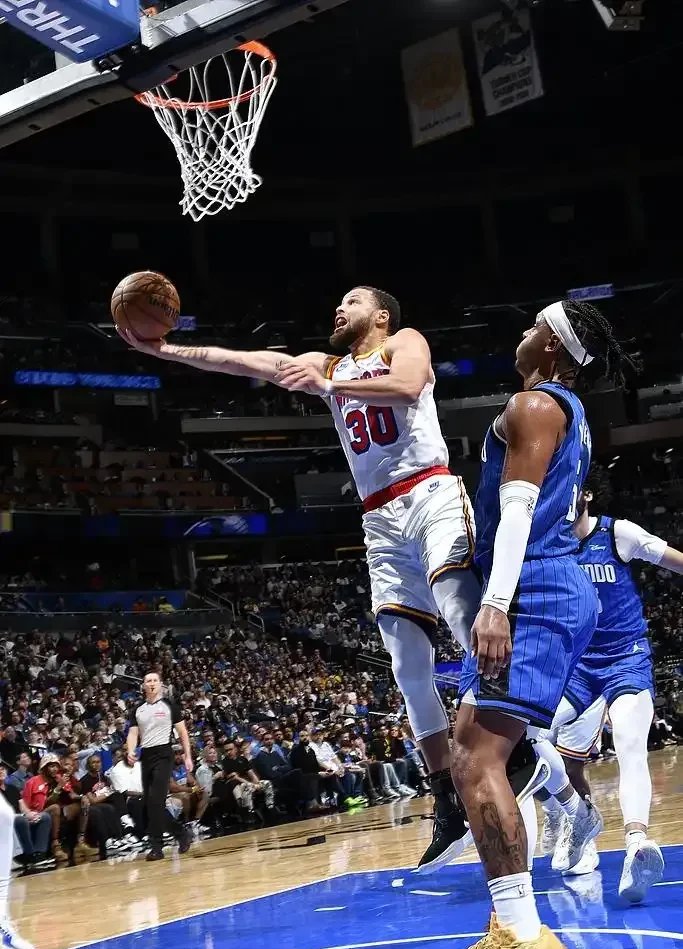 LOL英雄联盟赛事指南-塞尔维亚男篮爆冷马刺，库里高光表现