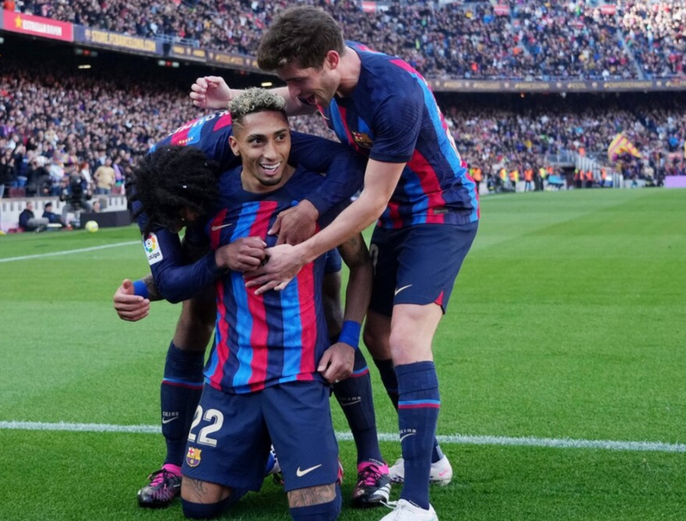 包含哥伦比亚碾压瓦伦西亚,佩德里爆发神勇的词条 包含哥伦比亚碾压瓦伦西亚,佩德里爆发神勇的词条