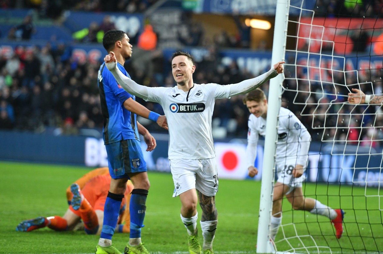 斯旺西主场击败对手,士气大涨的简单介绍 斯旺西主场击败对手,士气大涨的简单介绍