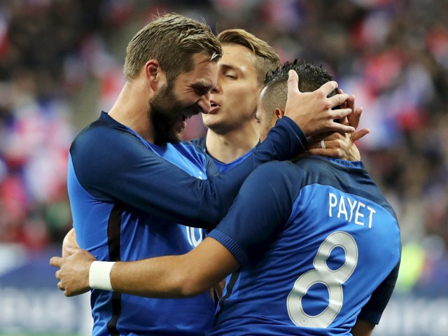 包含尼斯足球队前锋破门得手，为球队赢得胜仗的词条