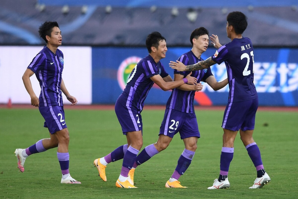 包含沃尔夫汉普顿遭遇连败，保级困境依旧的词条