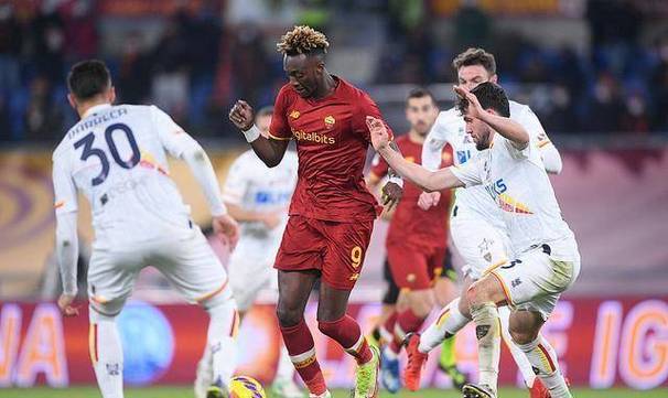 lpl官网-意甲比赛争夺激烈，球员尽展风采的简单介绍