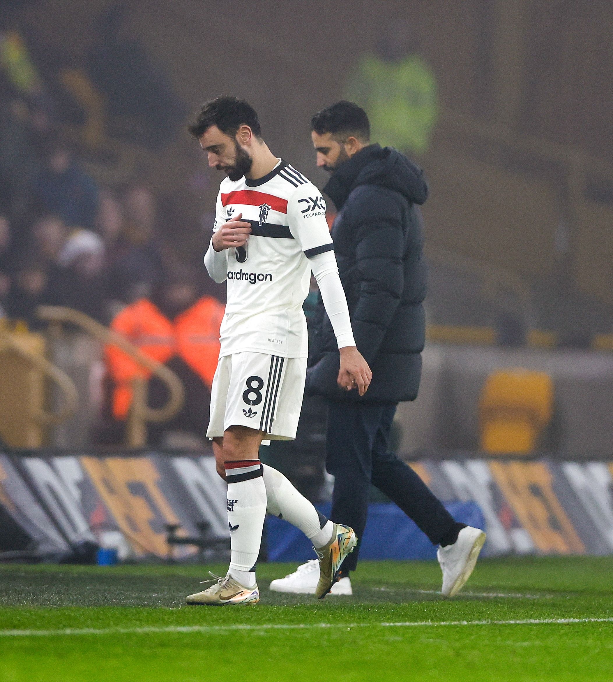 LOL英雄联盟投注平台-曼联客场输给维拉，引发球迷不满的简单介绍