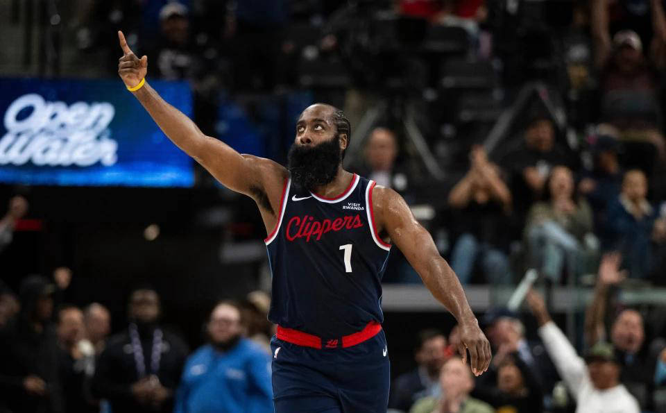 火箭队大胜骑士，哈登三分球不良指引比分拉开的简单介绍