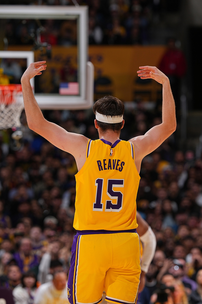 湖人再胜森林狼,取得主场两连胜的简单介绍 湖人再胜森林狼,取得主场两连胜的简单介绍