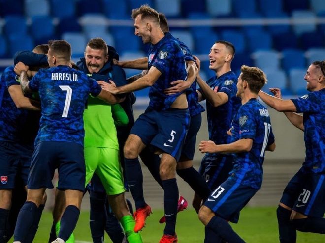 LOL英雄联盟直播-利物浦碾压美国，莱万状态火热的简单介绍