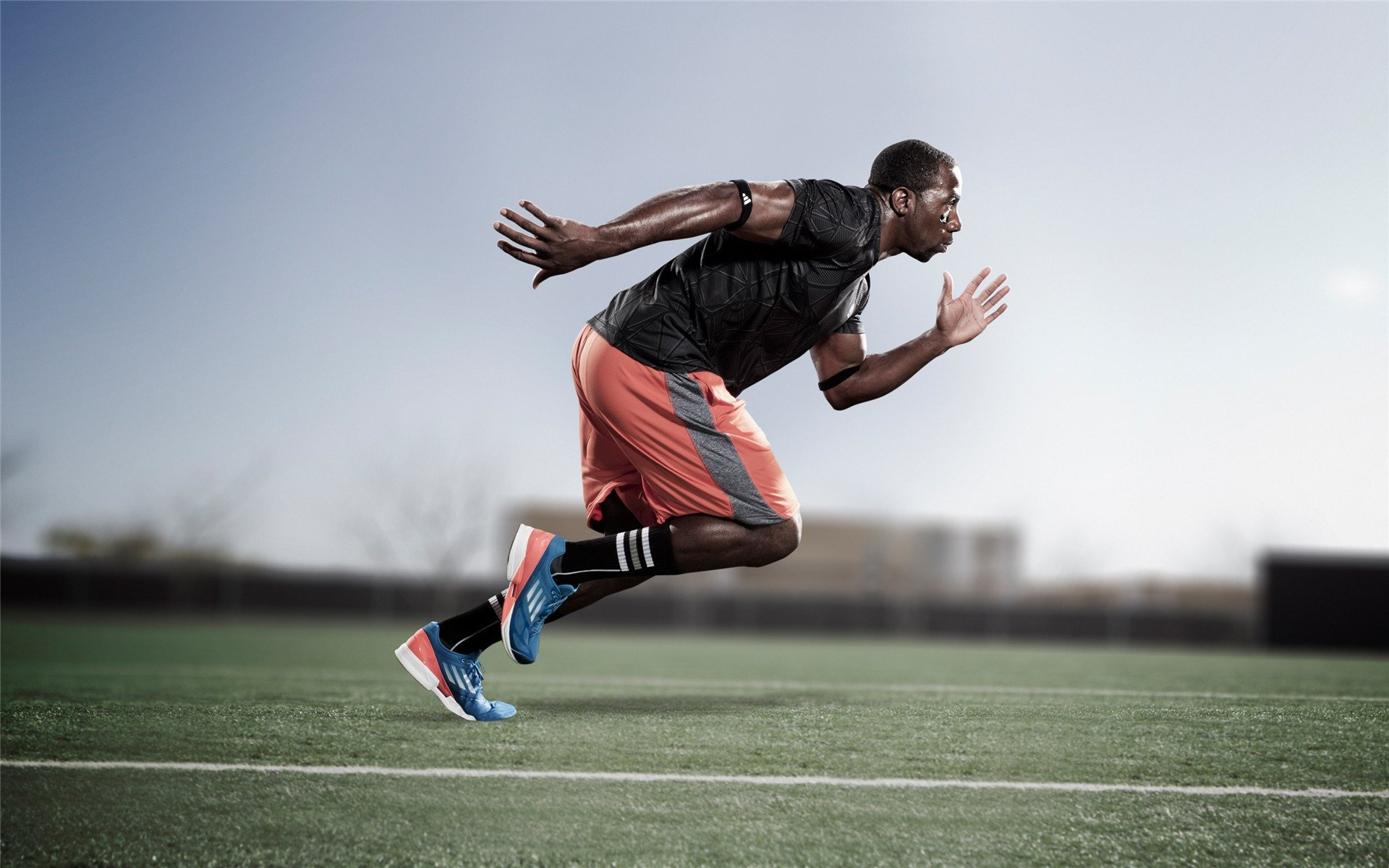 小贾伦关键节点连续得分，掘金战术压制火箭